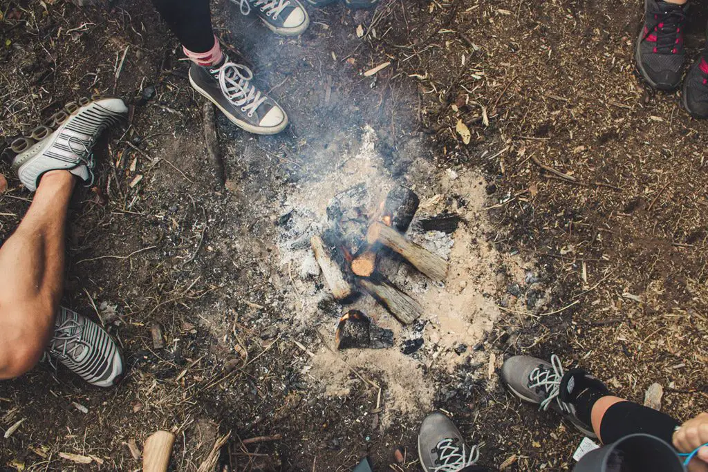 how to build a campfire