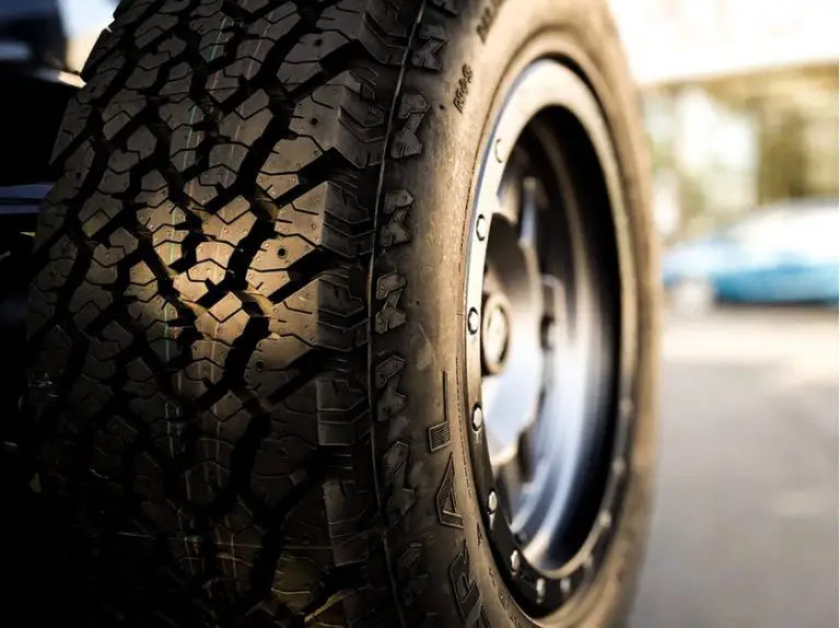 changing a caravan tyre